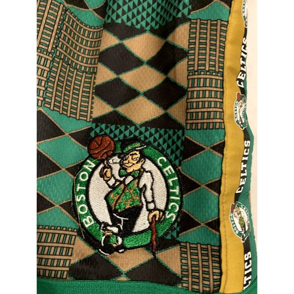 Two Hype NBA LAB Boston Celtics Team Kente Shorts Green Logo Mens Size Small - Picture 3 of 8
